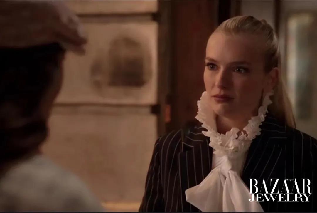 Emily在巴黎II上线即遭吐槽，真正的巴黎女人怎么搭珠宝？