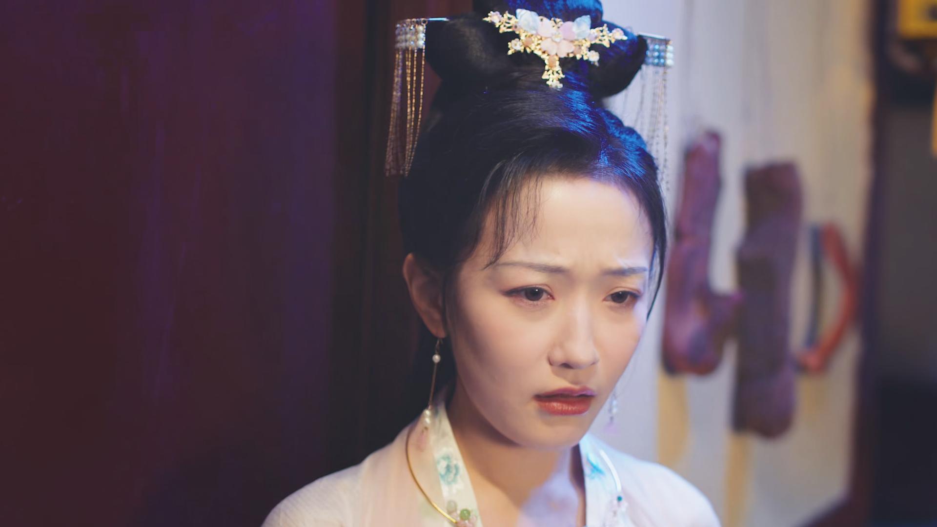 城主大人1：女子被迫穿男装当皇帝，成年后还被妃子追着要同房！