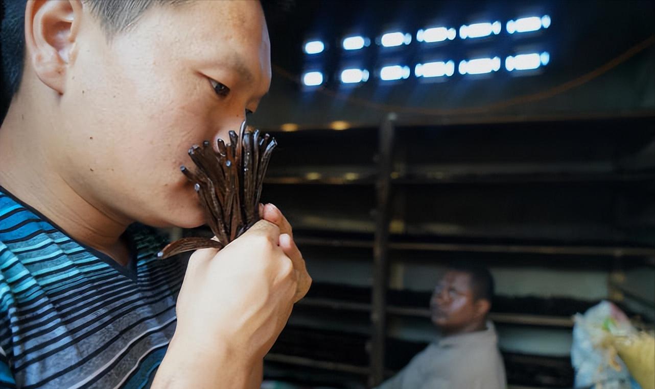 6年前，湖南农村小伙娶非洲美女，定居非洲月入10万，现状如何？