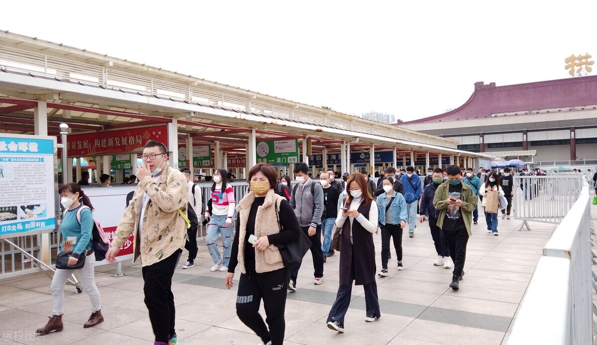 澳门经济遭受史上少有的严重冲击，三年疫情让旅游和*彩博**大幅萎缩！特区政府出手推出“旅游+”能重塑信心吗