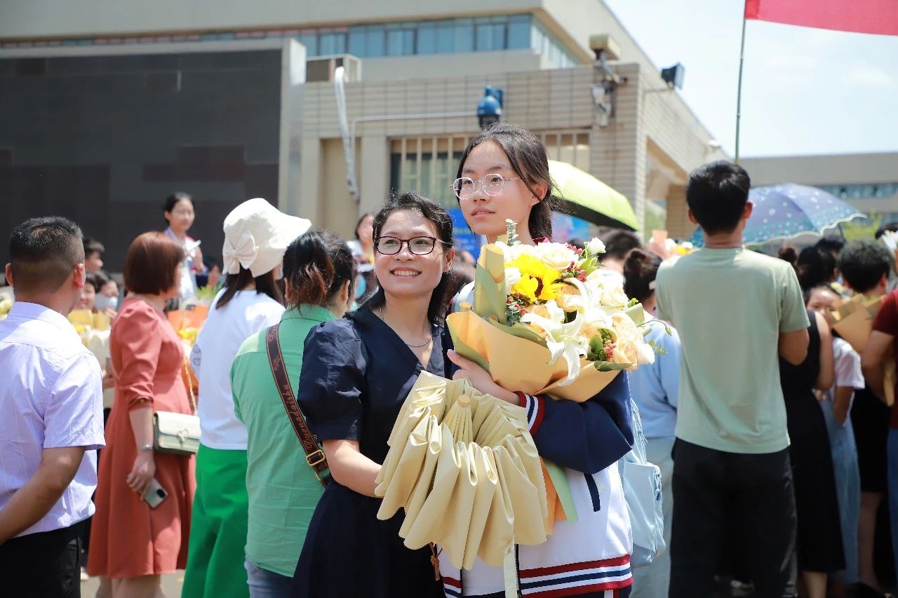 高考收官催泪视频,高考收官多地