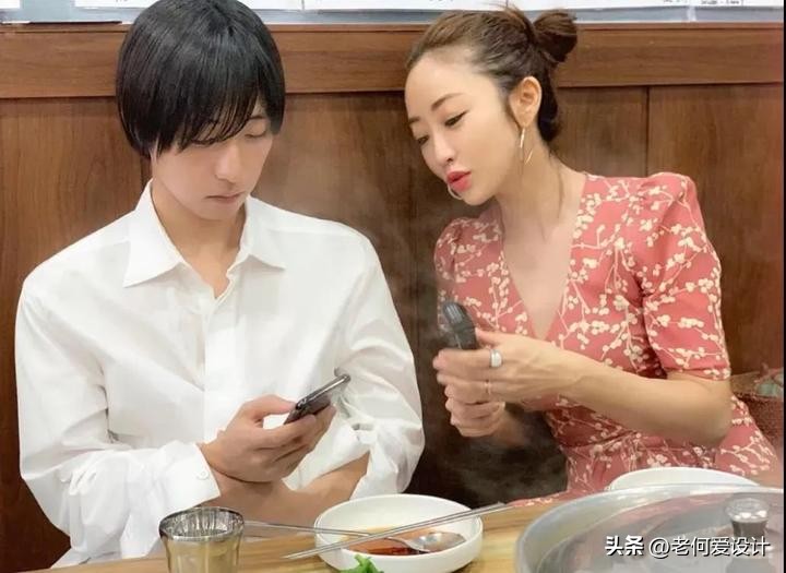 李佳琦塌房，日本人难过:中国爆单王子引发争议，他真的帅