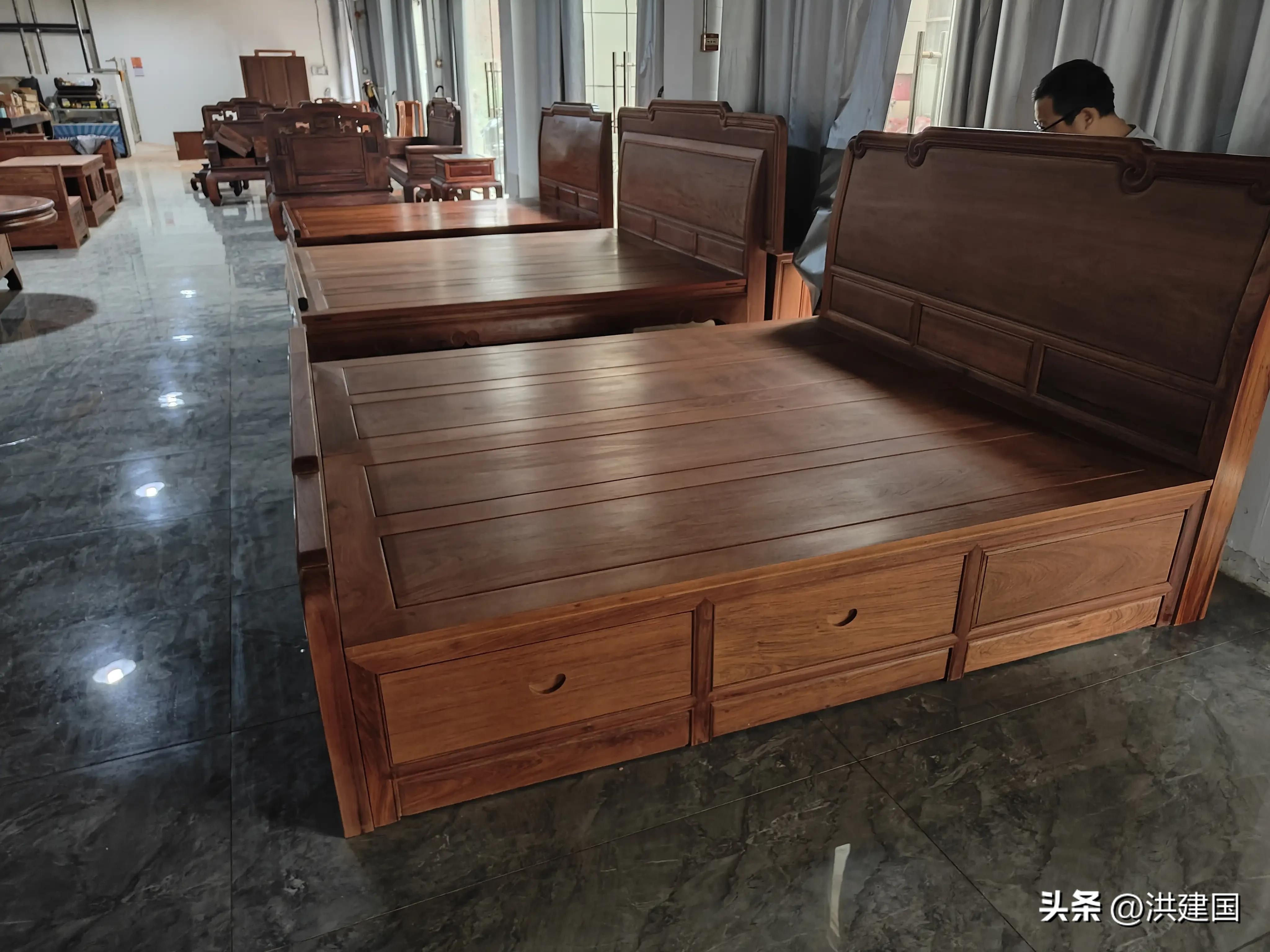 我写了一篇红木家具的升值的文章,触犯众怒了,我知道...