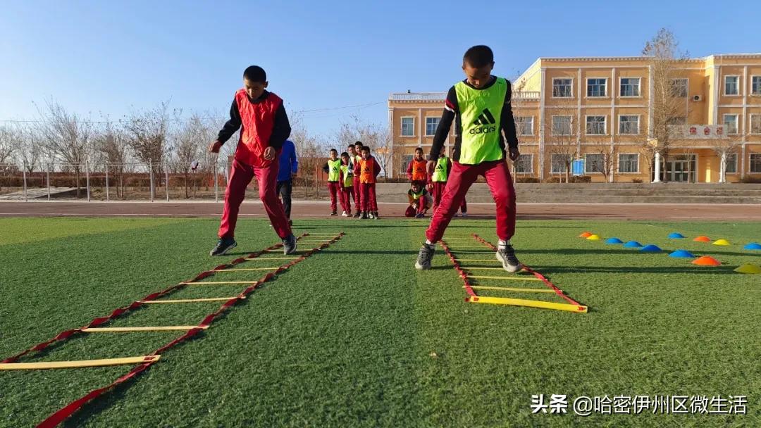 哈密这些学校有足球！有快乐！有梦想