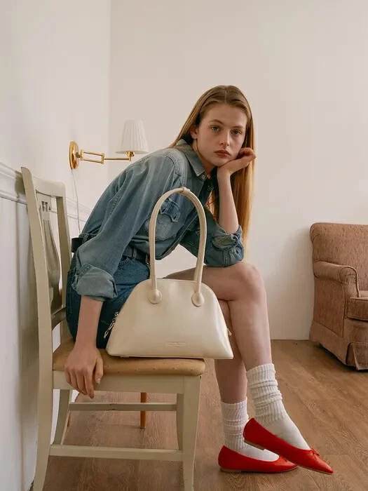 鞋子春秋芭蕾舞鞋,今年流行的芭蕾舞鞋穿着舒服吗