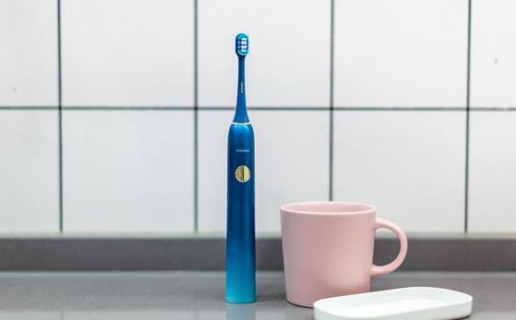 usmle电动牙刷和华为电动牙刷,飞利浦牙刷和usmile电动牙刷