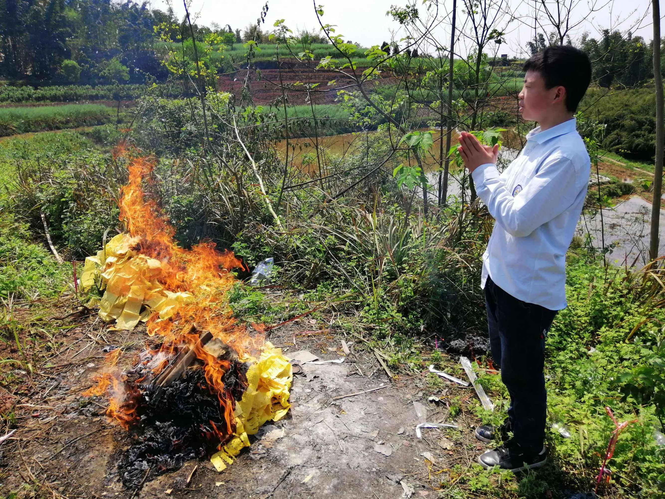 清明不上坟是整个闰二月吗,清明上坟前后有时间限制吗