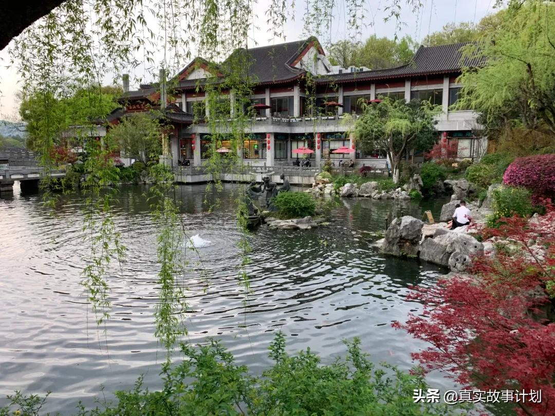 离开北上广年轻人走向杭州,离开杭州也许是最明智的选择