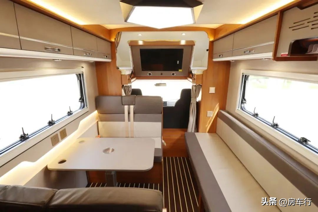 新飞s100轻卡房车怎么样,新飞自动挡轻卡房车