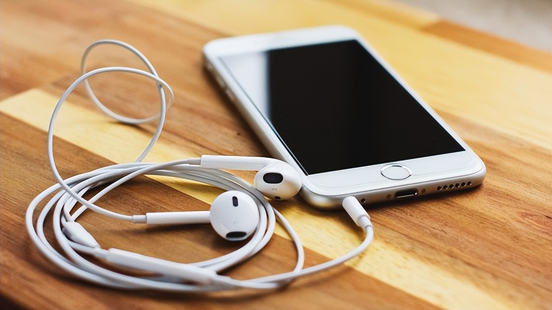 苹果从iphone几开始去除耳机孔,iphone取消3.5毫米耳机接口