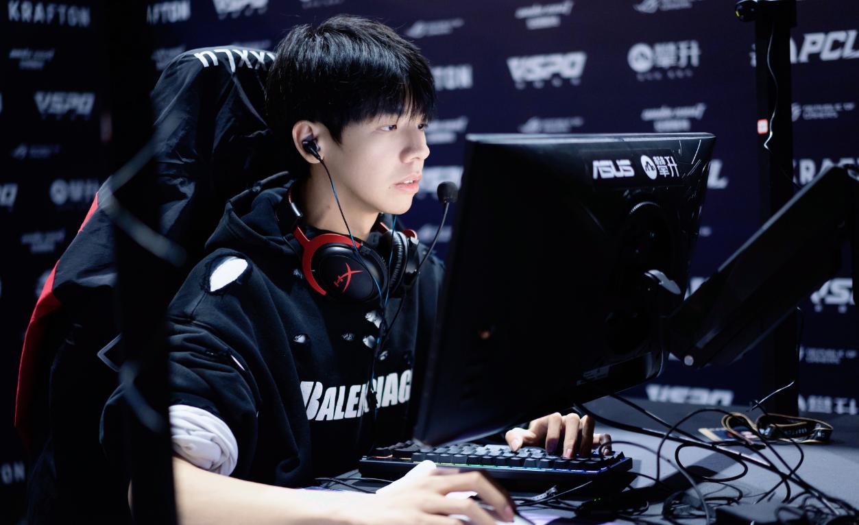 韦神评论4am手游,4am战队韦神被4am队友打