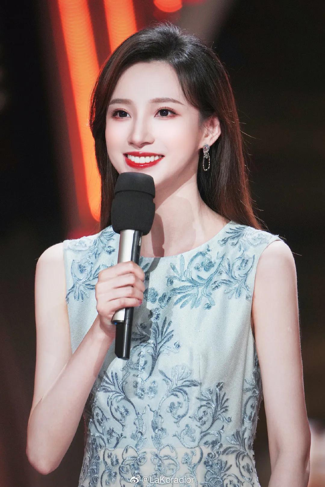 29岁的马凡舒为何能当上央视一姐,马凡舒央视女神