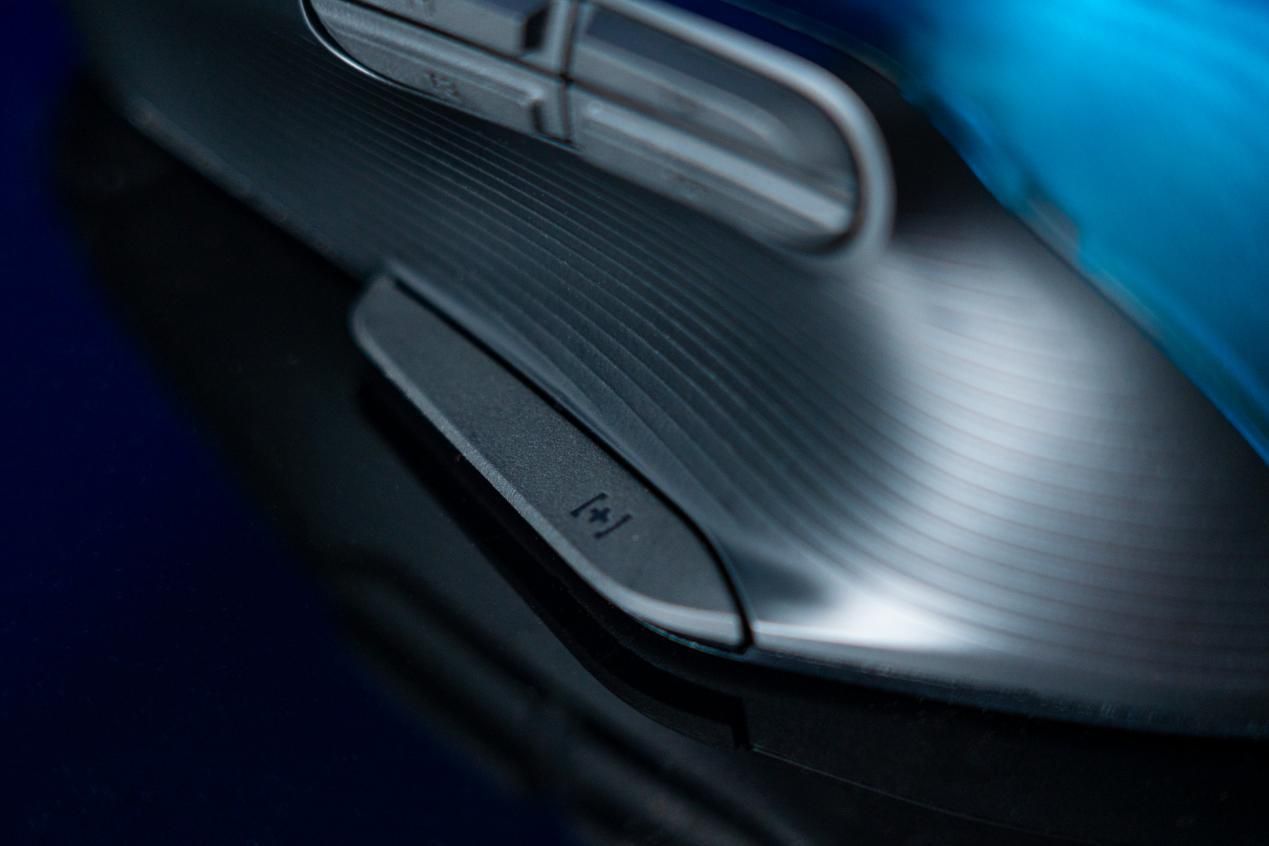 专业操控也可以很RGB冰豹KoneXPAir无线游戏鼠标体验