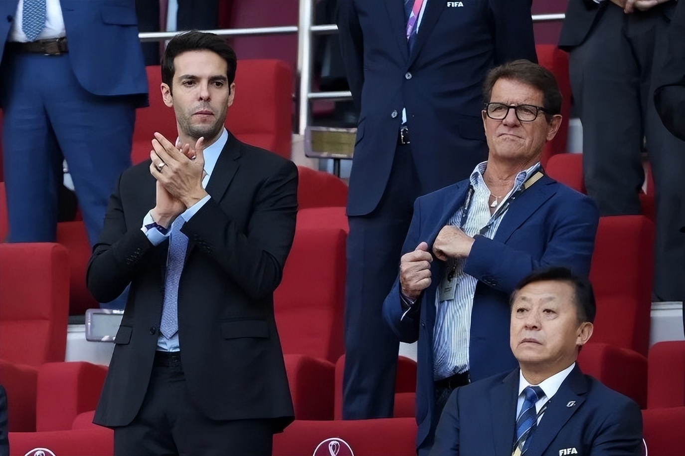 足球名将卡卡现状,巴西金童卡卡退役视频