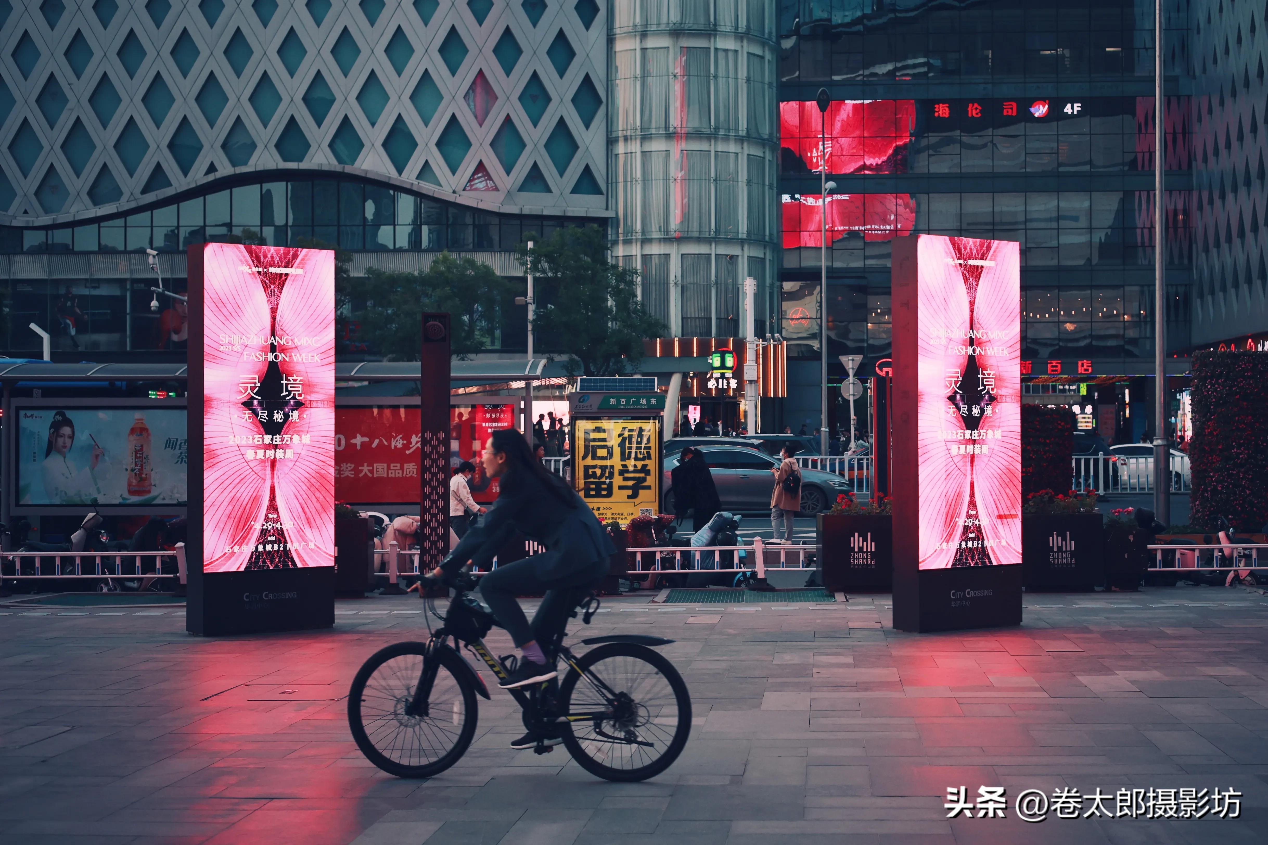 rf50f1.8小痰盂是多少mm的,rf50mmf1.8是小痰盂吗