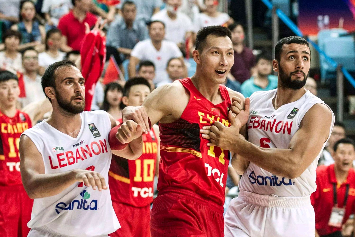 周琦四场集锦,中国男篮12人周琦