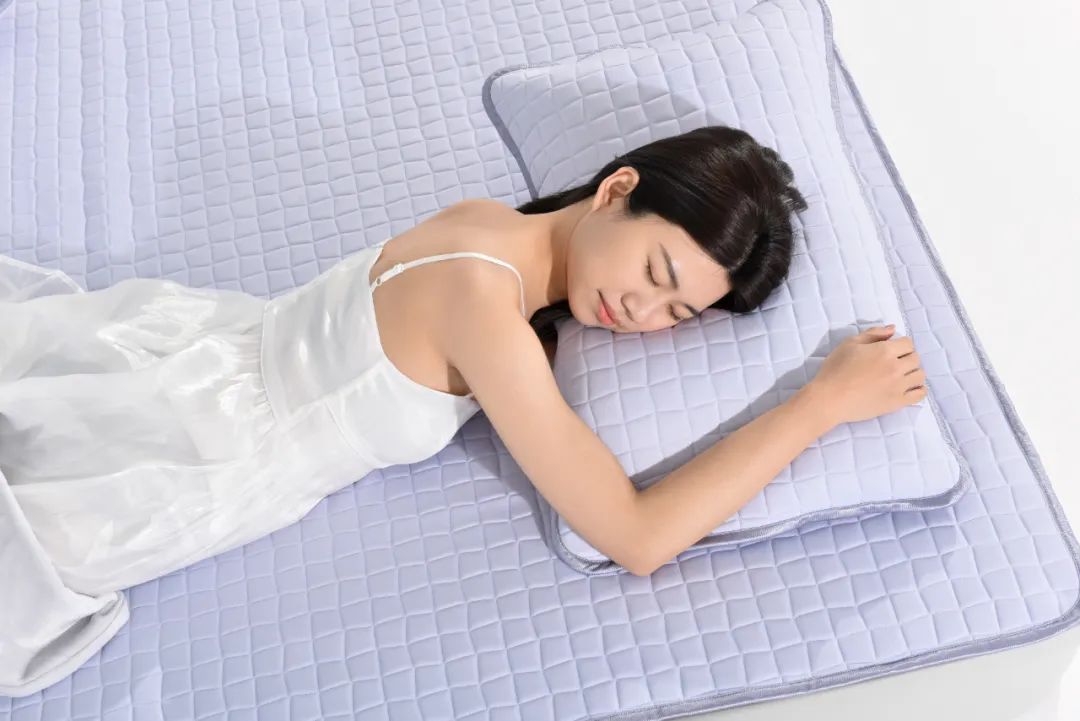 国产黑马花6年崛起！突破传统凉席，比篾席低4℃且能整晚凉爽