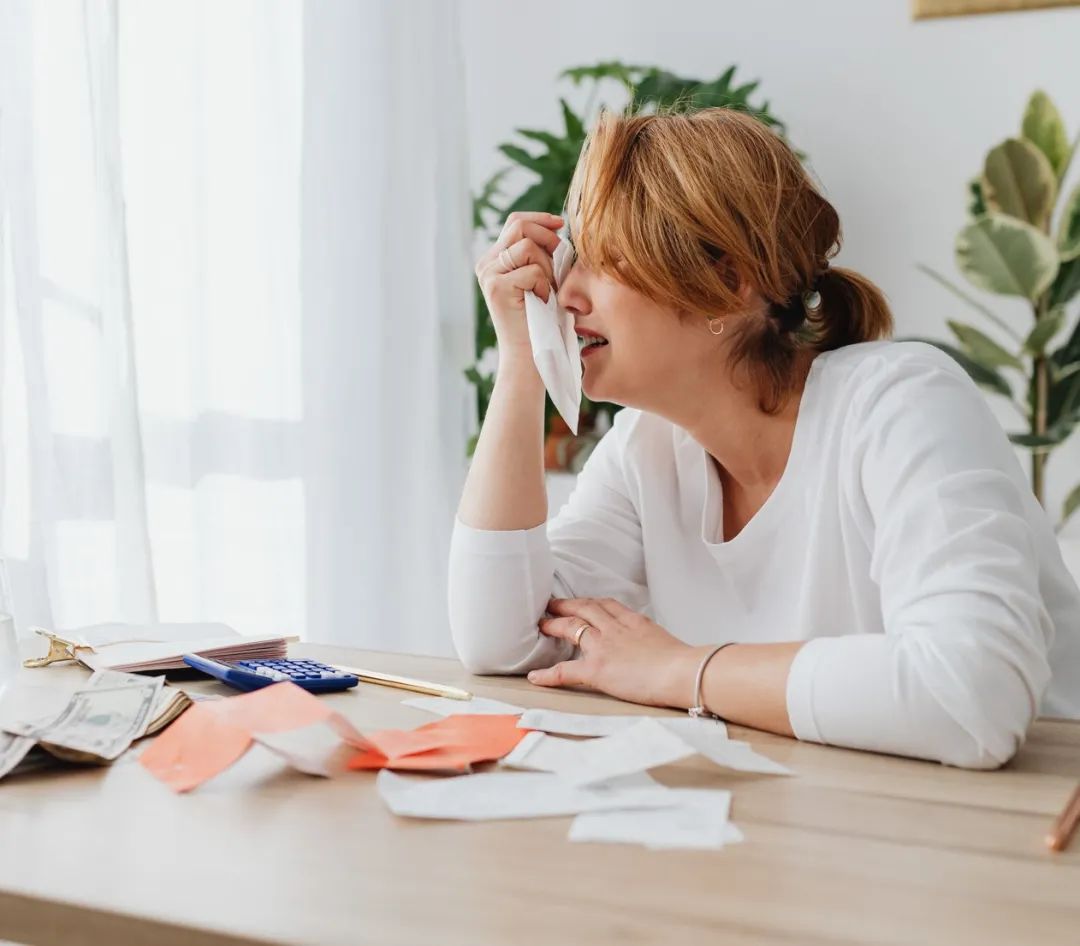 眼线液笔水流出来是什么原因,眼线笔漏水从鼻子出来原视频