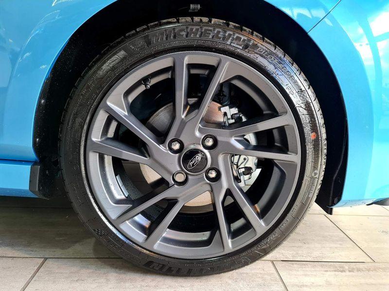 福特嘉年华三厢自动时尚型发动机,最新版福特嘉年华1.5手动挡运动版