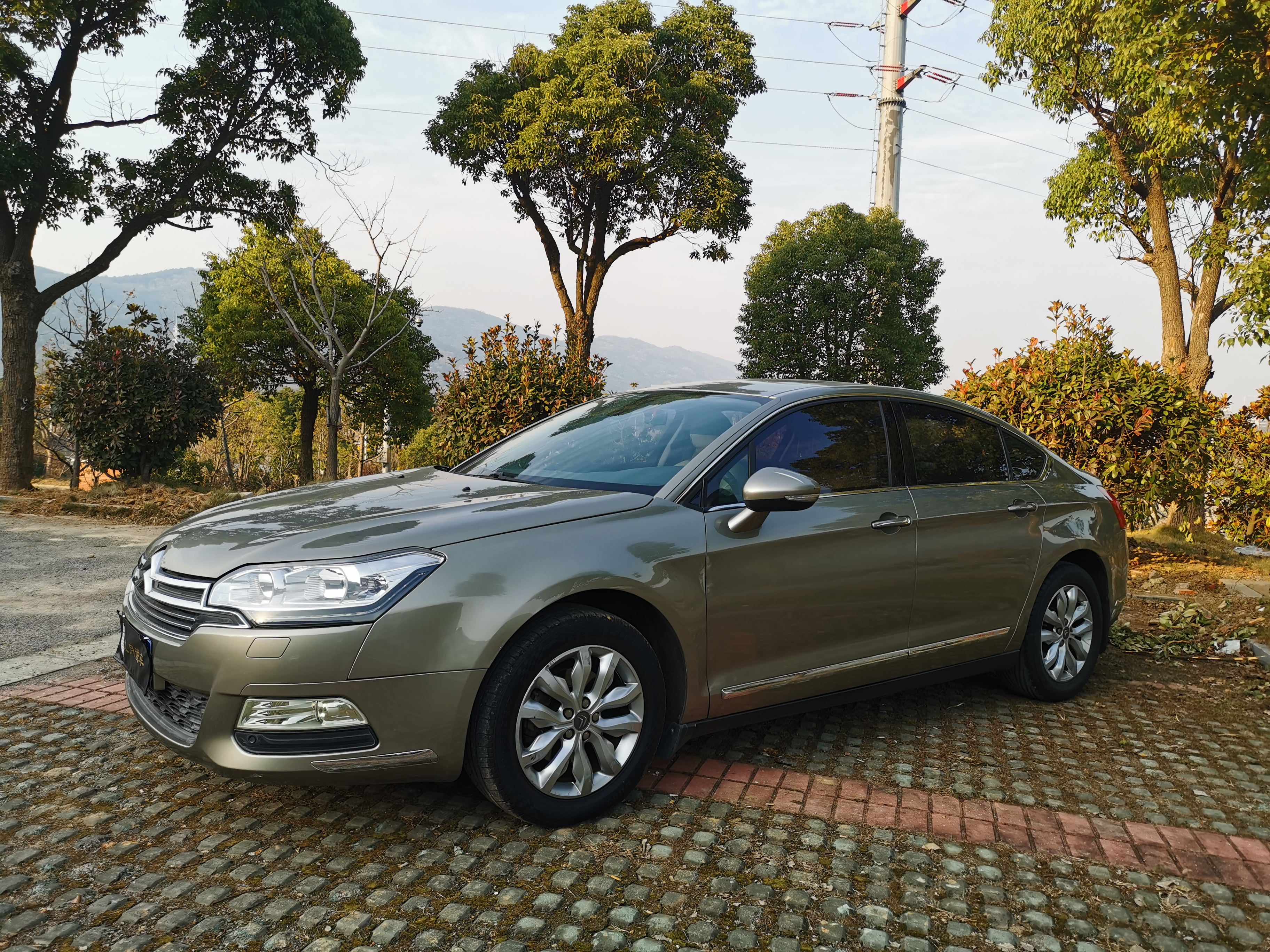 4万雪铁龙c52.0,4万二手车雪铁龙c5