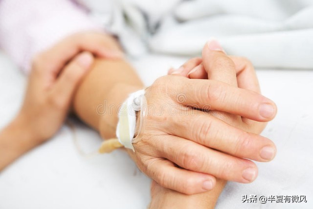 2015年14岁儿子与父亲双双喝百草枯死亡，他说:自己只有一个爸爸