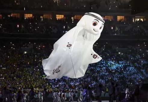 足球里最强的男人是谁,这个踢球的人真厉害