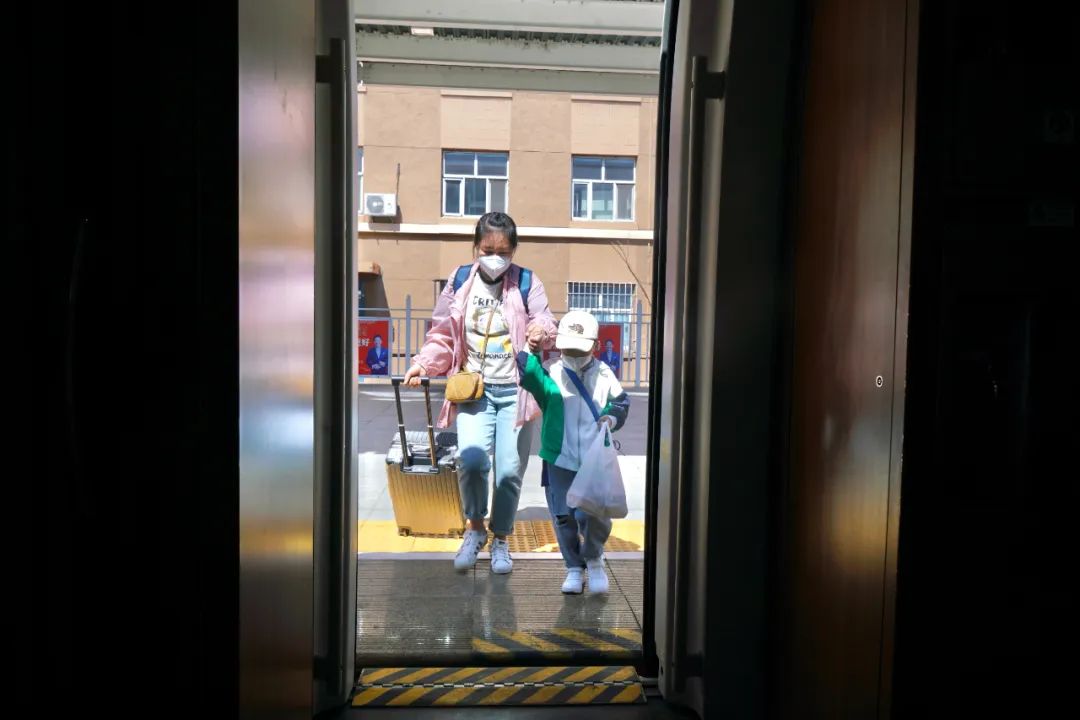 带娃的家长注意！购买儿童票不看身高，看这项！