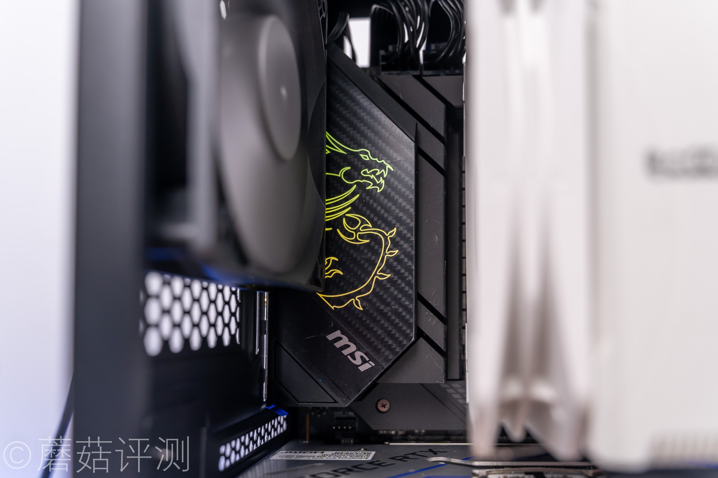 超频三东海ex6000的风扇怎么卸下,东海超频三ex6000有灯光吗