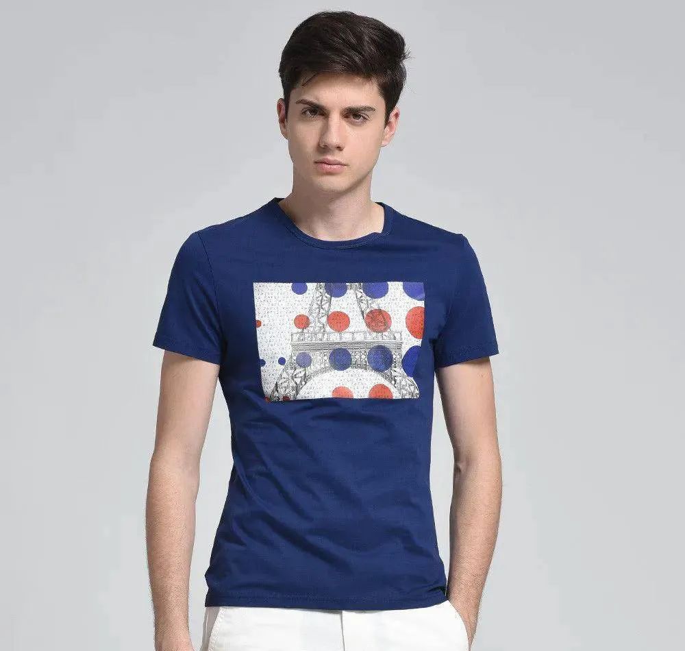 蓝色男士t恤搭配什么颜色裤子,男士蓝色t恤穿什么颜色裤子好看