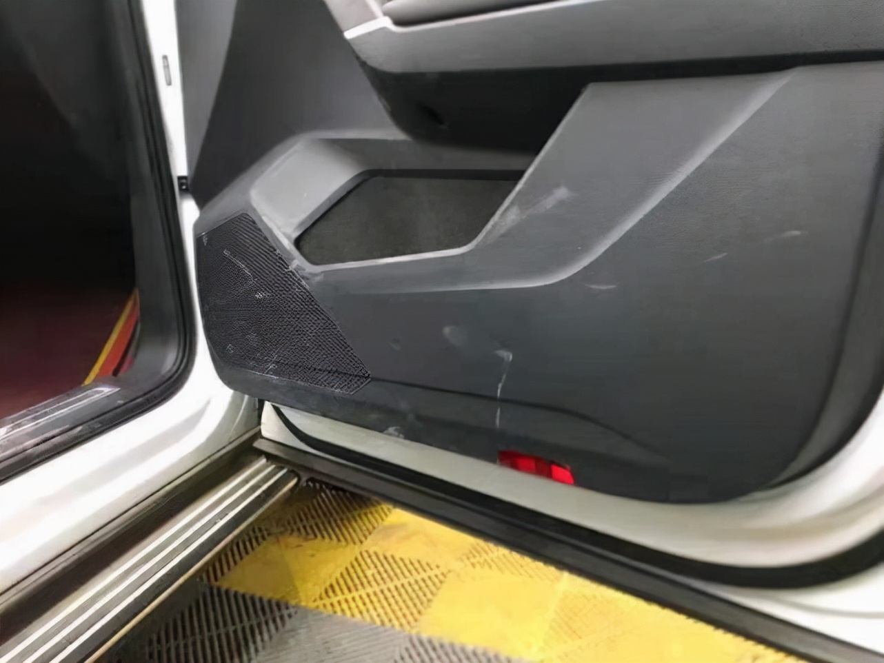 内饰保护膜好处,内饰保护膜都贴什么地方