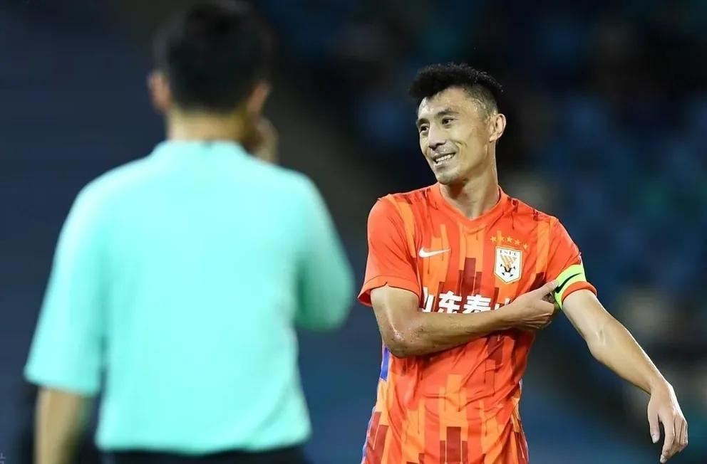 中超徐新红牌,韩媒评价中超联赛