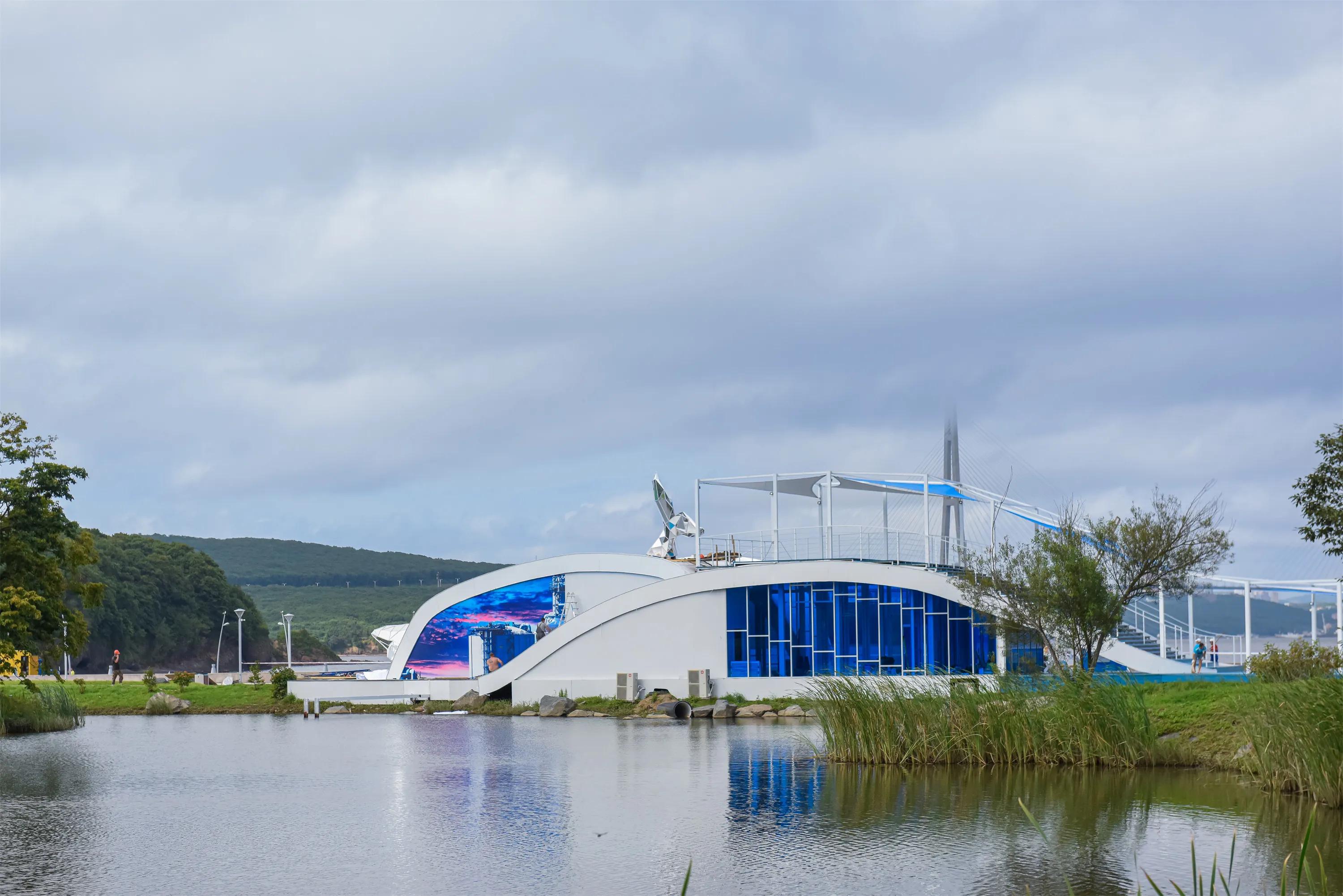 校园里有海？难怪普京最爱去这里！这才是别人家的大学吧！