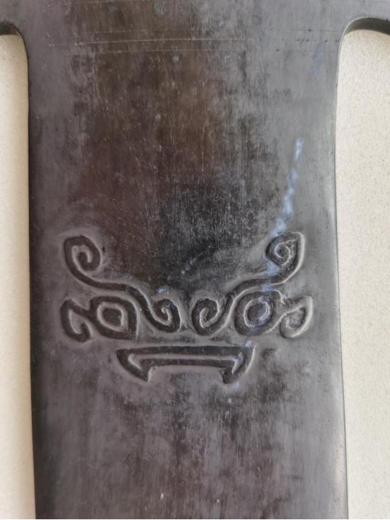 民间收藏的古蜀玉璧图片,馆藏老玉紫水晶玉琮