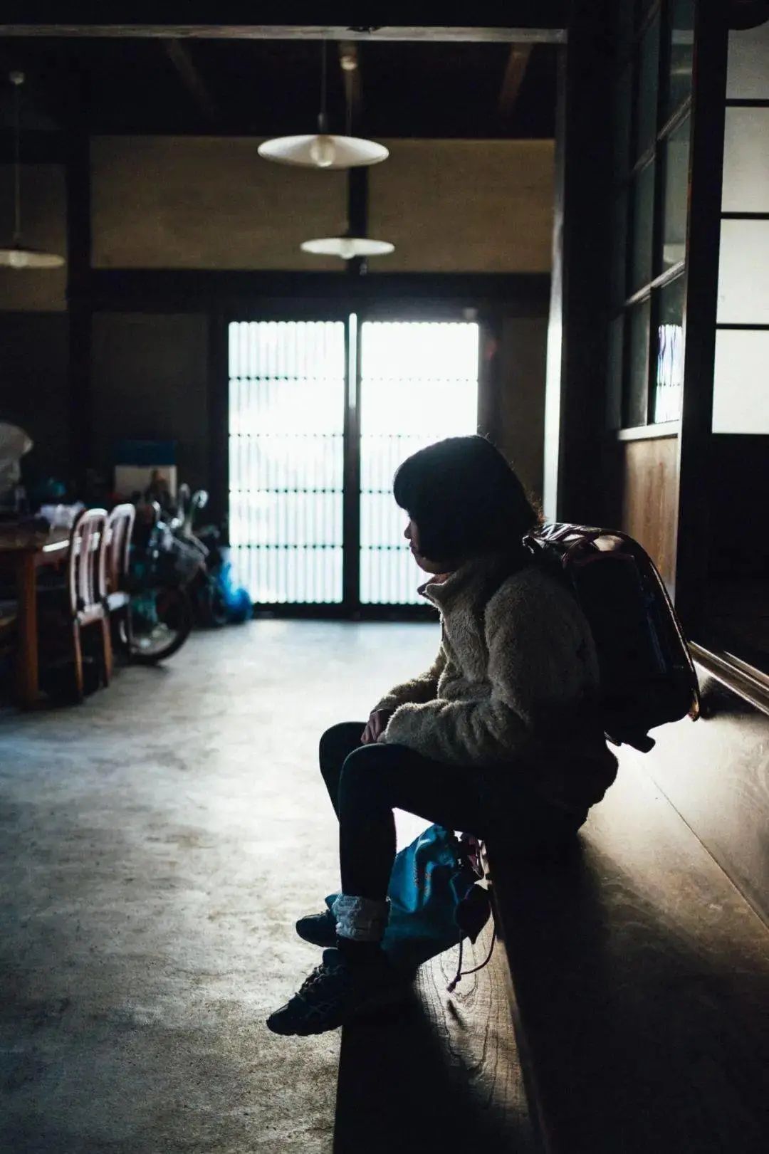 爸爸拍坏人女儿却被偷走完整版,日本老爸偷拍儿子的丑照