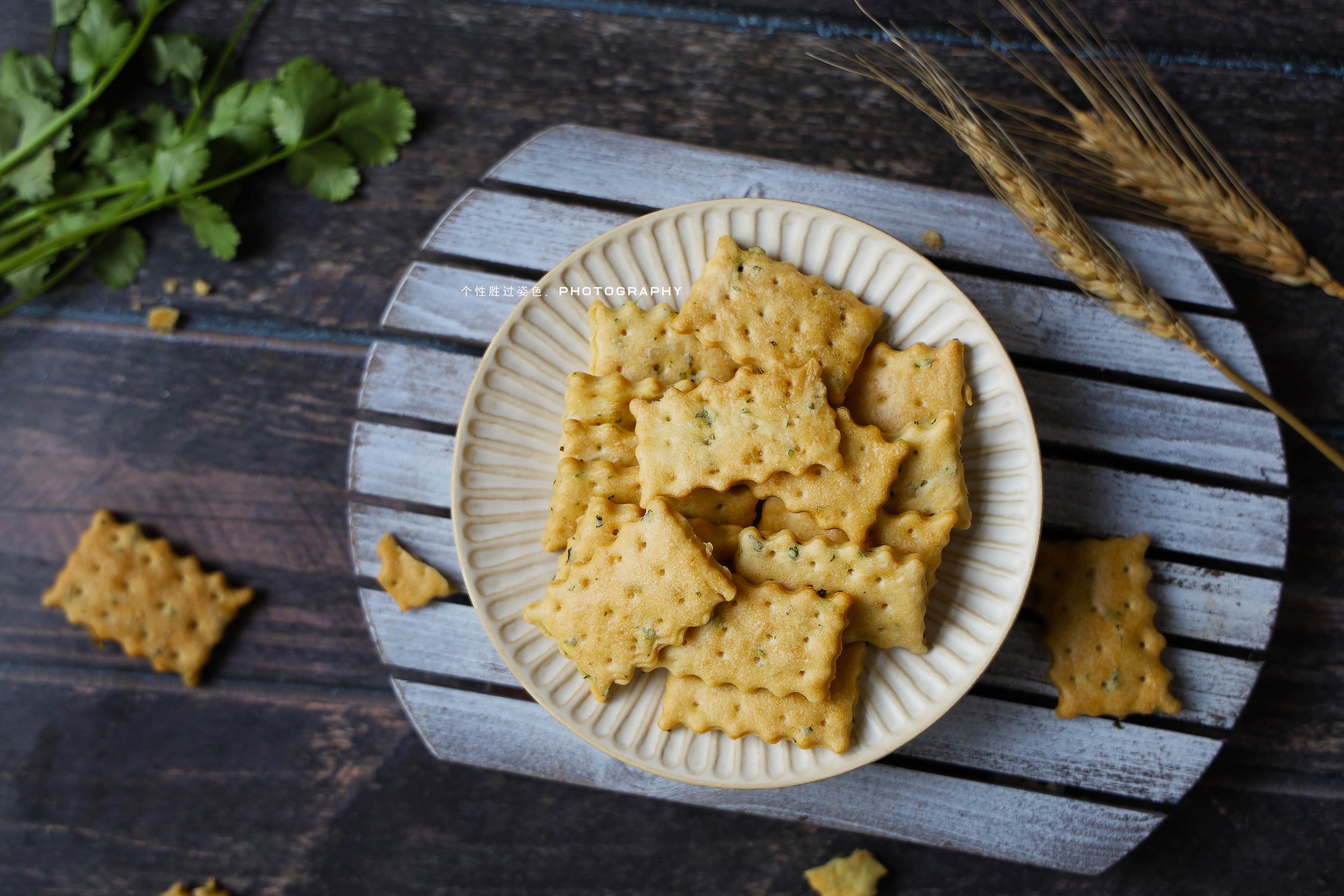 宅在家里必备的小零食推荐,宅家抖剧场必备零食原创视频