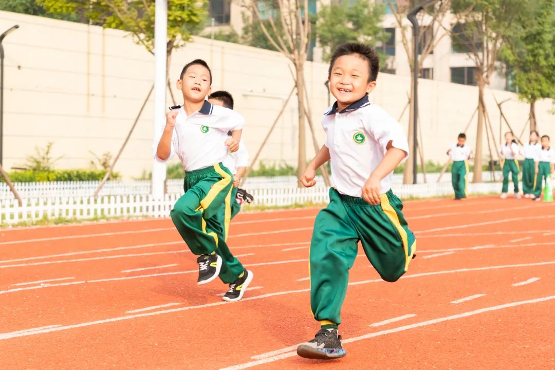 喜迎二十大奋进新征程大学,首都师范大学育新学校房山分校
