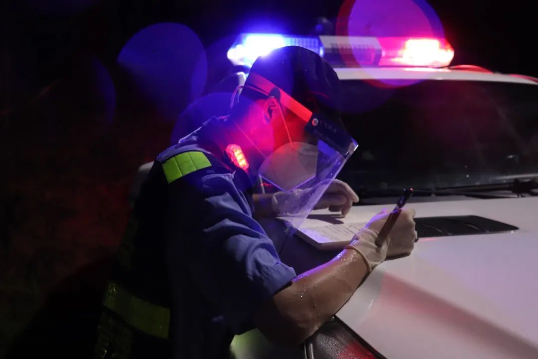 【致敬,高温下的坚守!】无惧“烤”验,广西公安坚守“疫”线