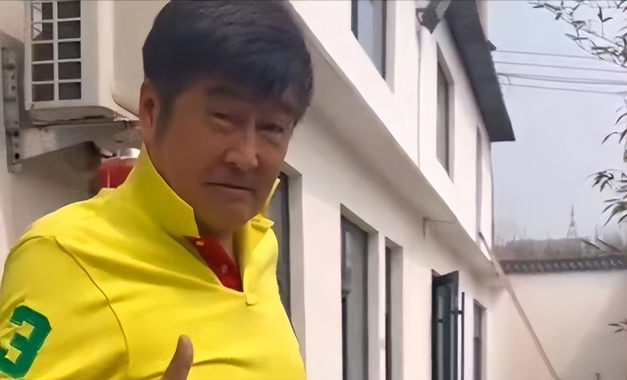 年轻和成龙、周星驰演戏，老了隐居河北农村，68的林威活的太飒了