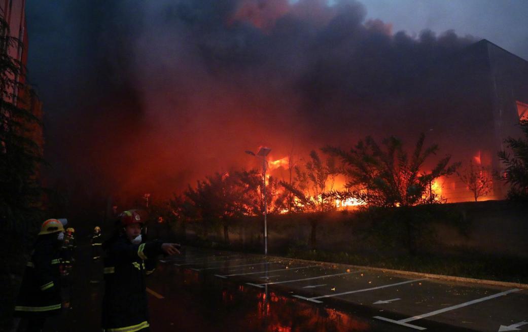 河南安阳突发火灾间接原因,河南安阳一厂房火灾已致38人死亡