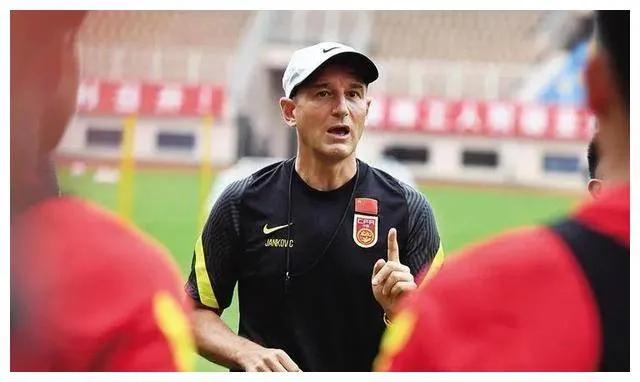 平均年龄超过30岁，国足是既不想要现在，也没想要未来！