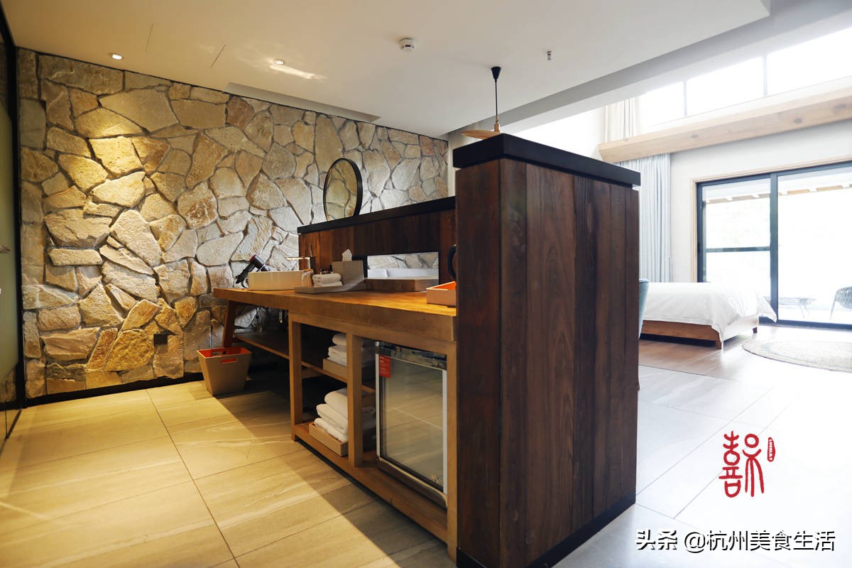 鏃犺竟娉虫睜澶忓ぉ,浠侀噷蹇冩硦鑾共姘戝