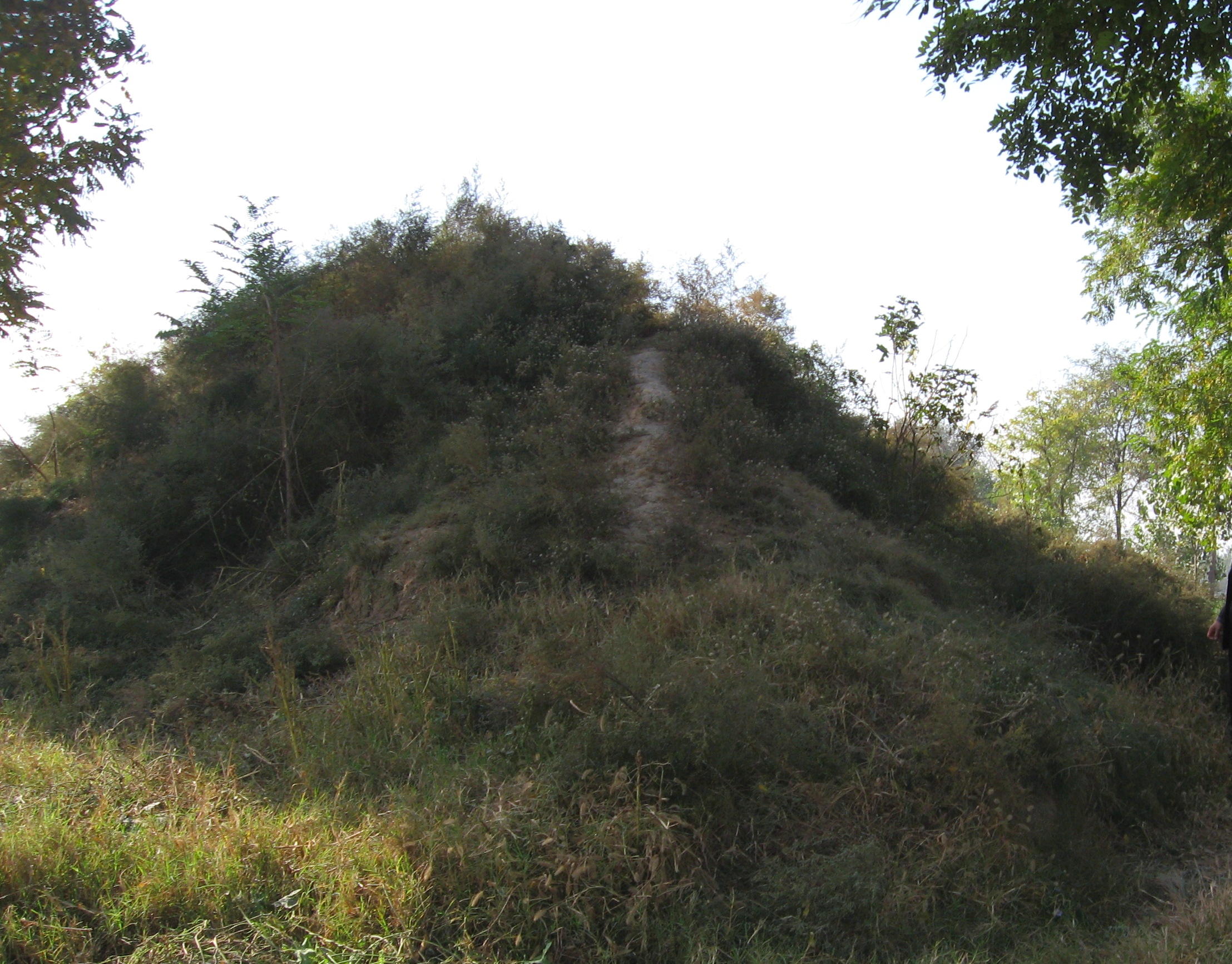 铜雀台的古都遗址,历史上大名鼎鼎的铜雀台