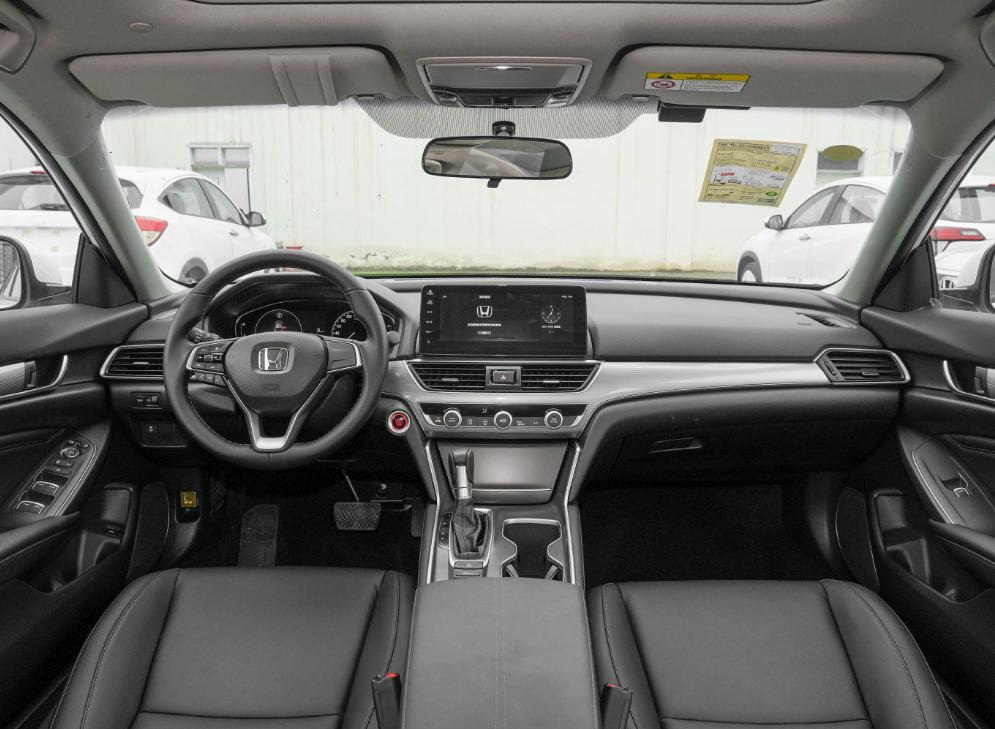 推荐3款经济车型颜值高操控好,年轻人的第一辆车就选这四款