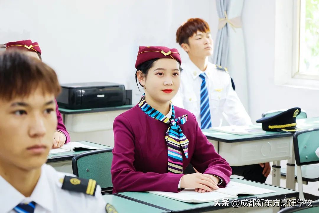 高中毕业女孩子学个什么技术好,女生高中学历适合学什么专业