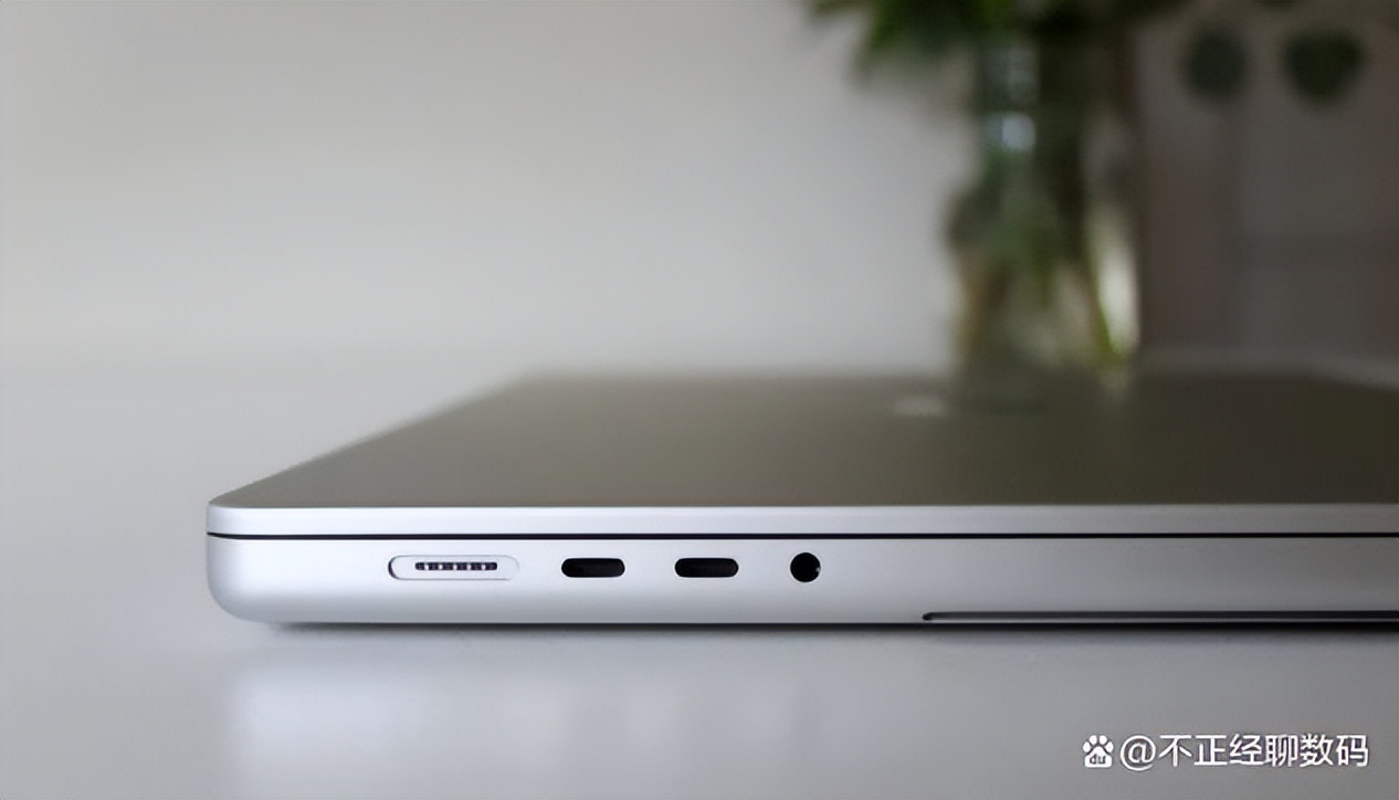 macbookpro202114和16怎么选,苹果macbookpro2021顶配版测评