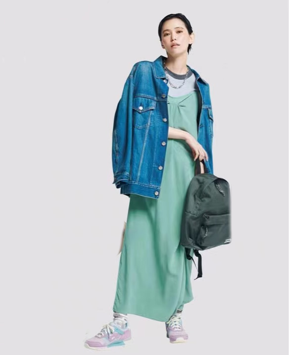 今年秋冬流行什么款运动鞋,今年最流行的运动鞋小白鞋