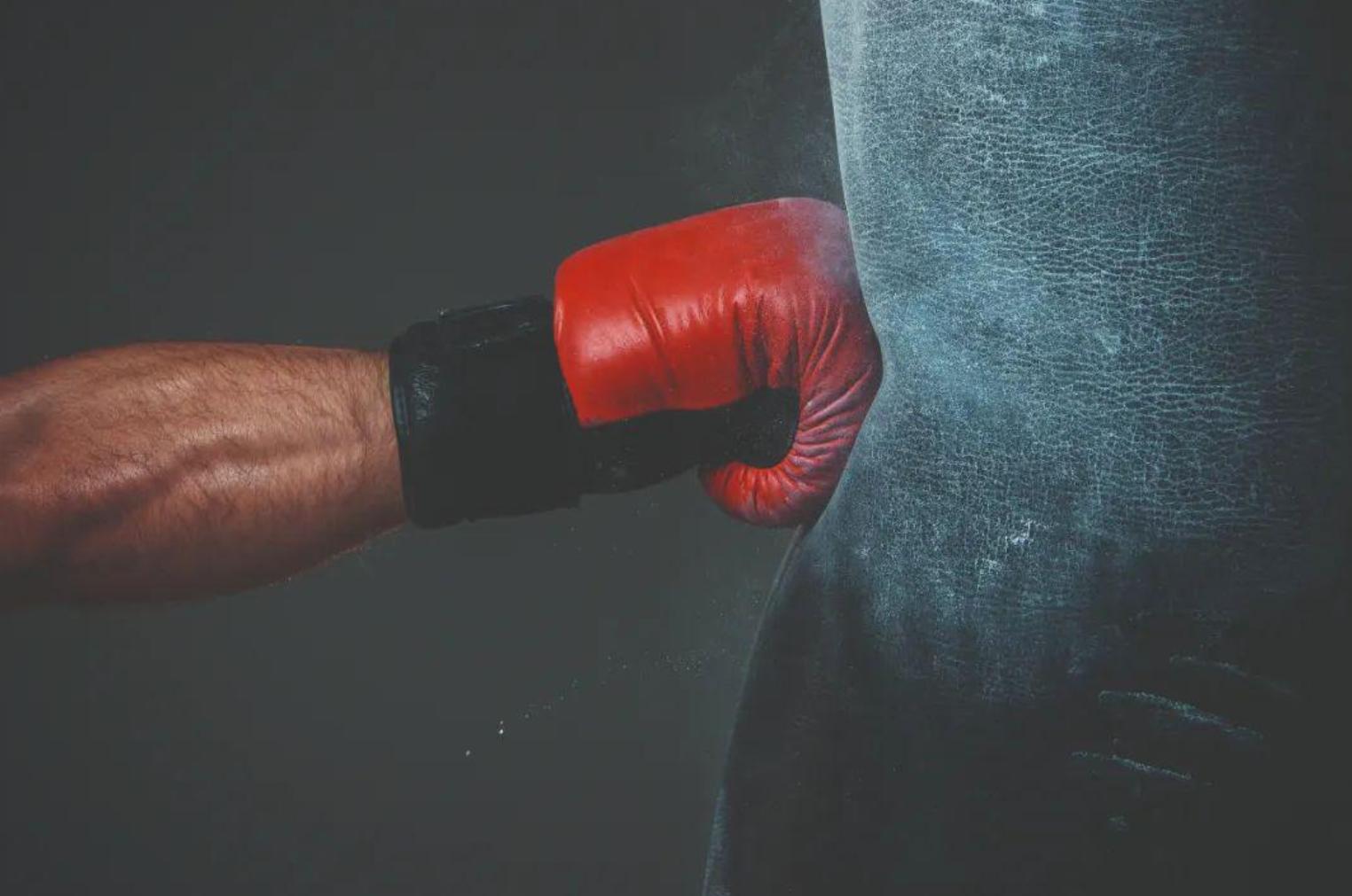 中国式互殴与正当防卫有什么区别,民法典正当防卫和互殴的区分标准