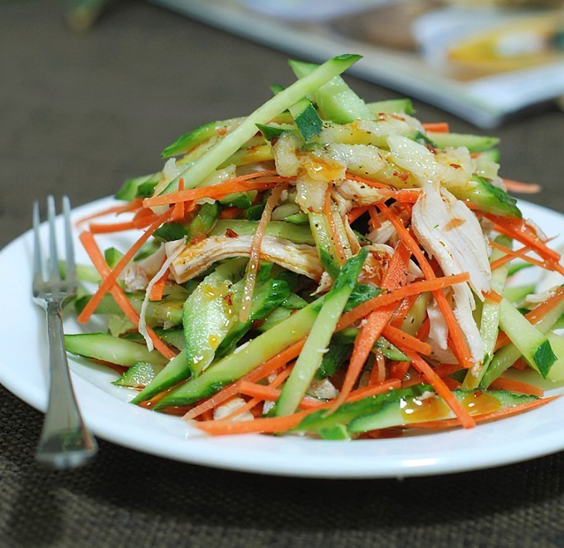 凉皮放黄瓜丝被罚监管部门回应,凉皮放黄瓜丝被罚款怎么解决