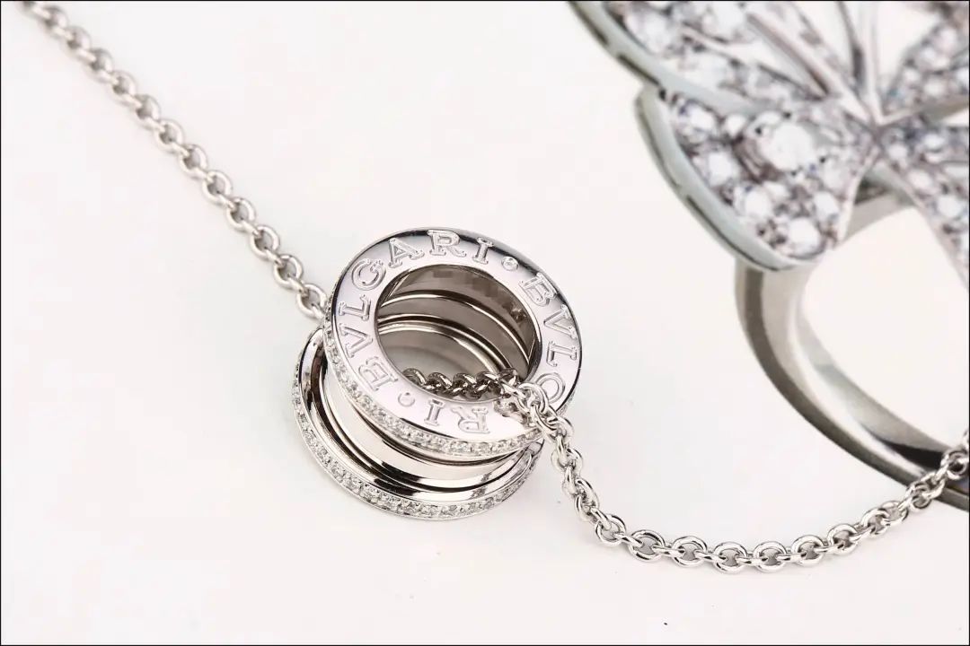 黄金和白金哪个重一点,黄金和白金差价多高