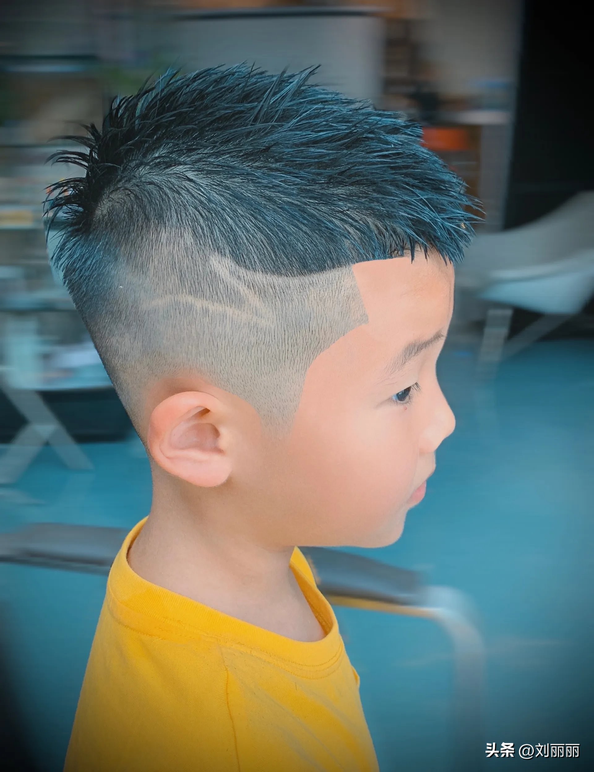 家庭理发帅气小男孩发型,小男孩帅气发型图片短发